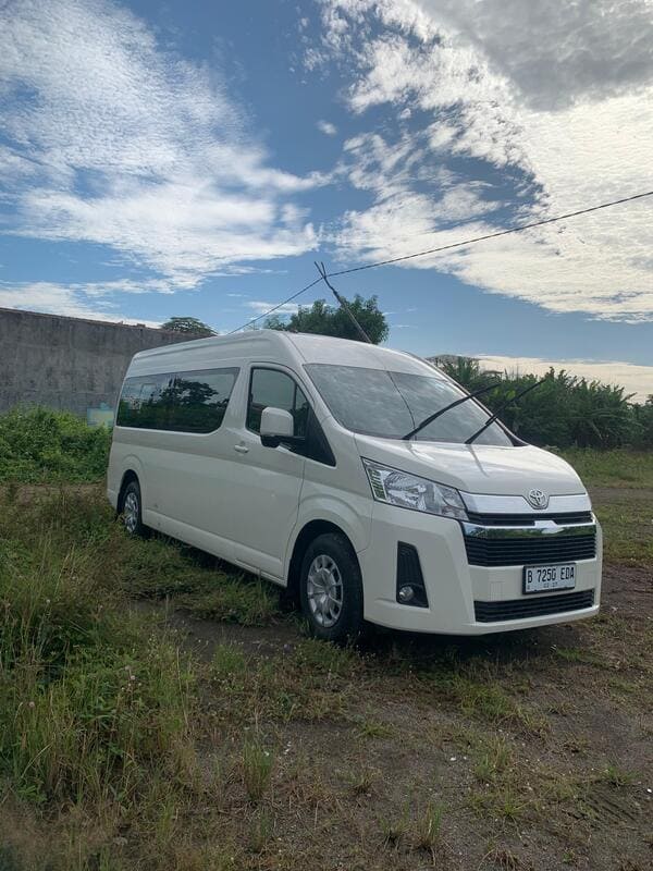 Hiace Premiu (1)