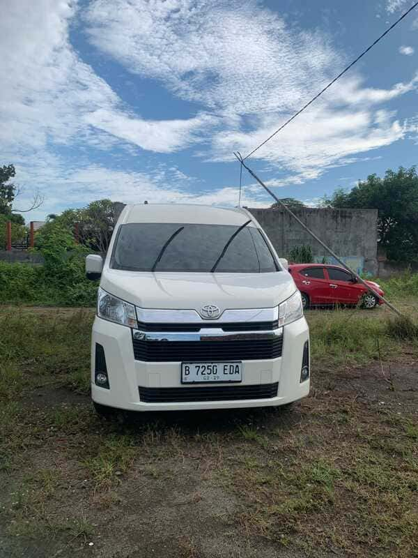 Hiace Premiu (2)